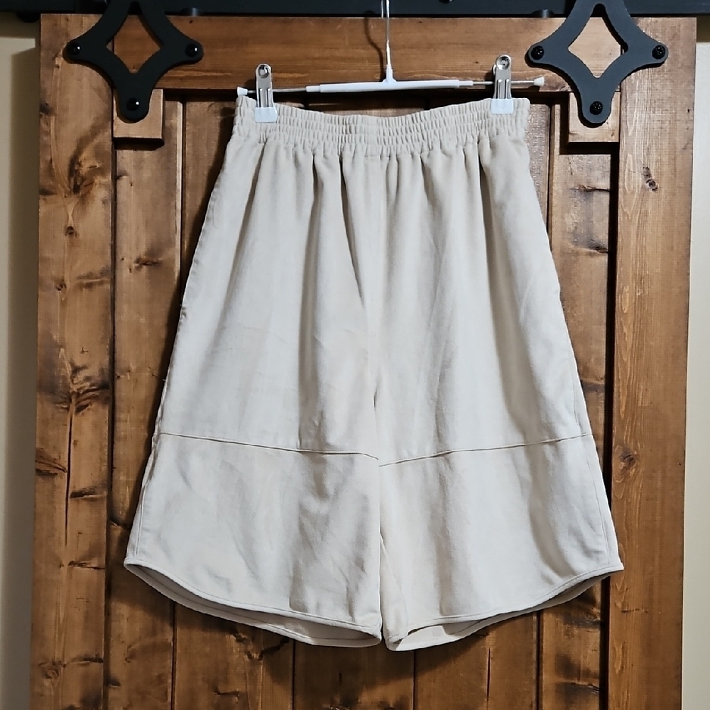 Aritzia Le Fou Wilfred Vegan Suede Funk Shorts Size 6 In Oyster